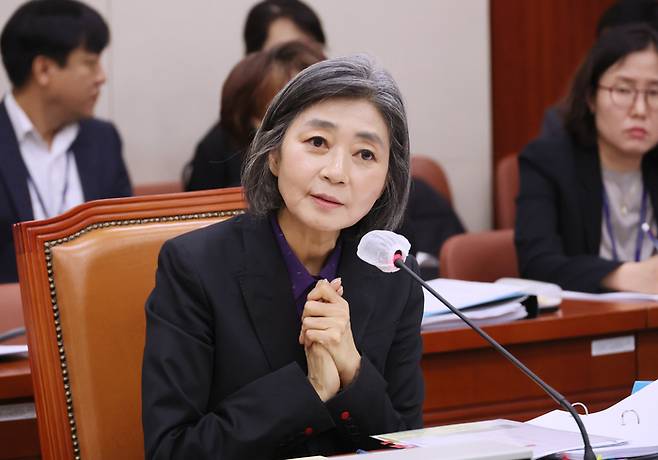 김행 여성가족부 장관 후보자가 5일 국회에서 열린 인사청문회에서 의원 질의에 답변하고 있다. [사진 = 연합뉴스]