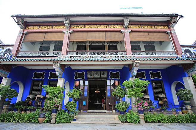 오랜 시간 잊히지 않을 푸른 빛을 간직한 청팟제 맨션