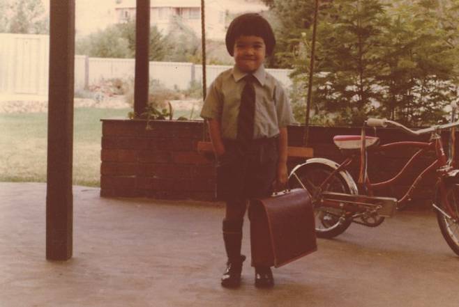 4세 때 책가방을 들고 있는 타오 교수. 테렌스 타오 제공