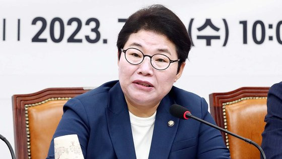 임이자 국민의힘 노동개혁특위 위원장이 지난 7월 12일 오전 서울 여의도 국회에서 열린 실업급여 제도개선 공청회에서 발언을 하고 있다. 뉴스1