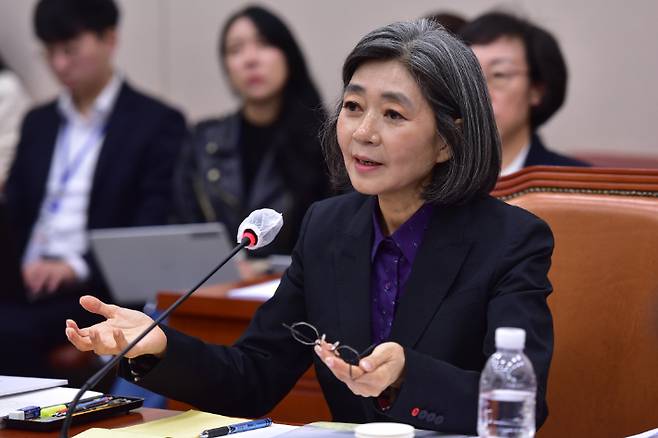 김행 여성가족부 장관 후보자가 5일 서울 여의도 국회에서 열린 인사청문회에서 의원 질의에 답변을 하고 있다. 윤창원 기자