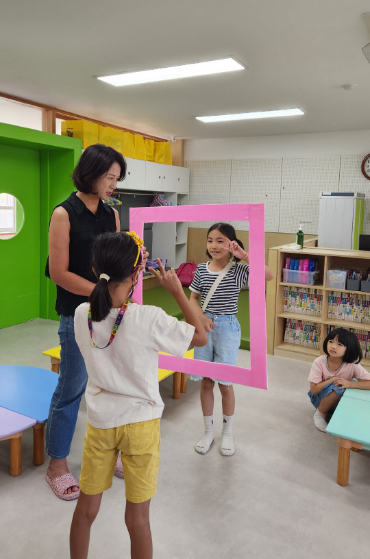 홍성초등학교 돌봄교실 책놀이 모습. 사진=충남교육청 제공