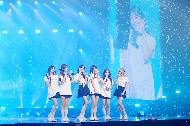 K-pop girl group Ive holds its first concert, "Show What I Have," at Seoul's Jamsil Arena on Saturday. (Starship Entertainment)