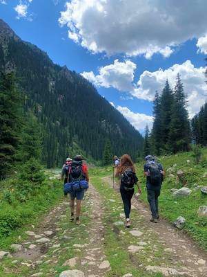 숙소에서 만난 여행자들과 함께 시작한 트레킹