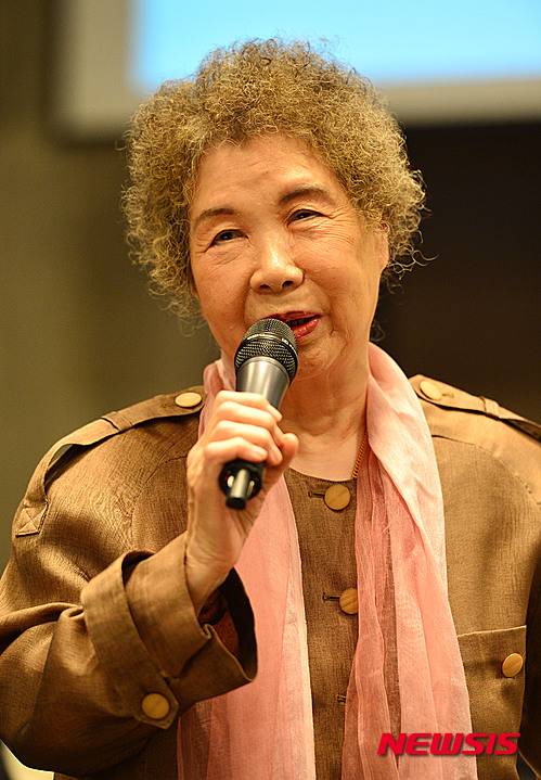 【서울=뉴시스】박진희 기자 =  시인 김남조. 2016.04.20. pak7130@newsis.com