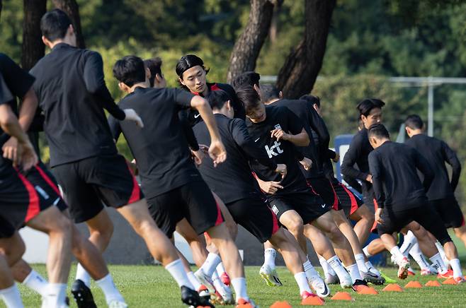 대한민국 축구대표팀 선수들이 11일 오후 경기도 파주 국가대표트레이닝센터(NFC)에서 평가전 대비 훈련을 하고 있다. 클린스만호는 오는 13일 튀니지와 17일 베트남을 상대로 평가전을 치른다. 2023.10.11/뉴스1 ⓒ News1 이재명 기자