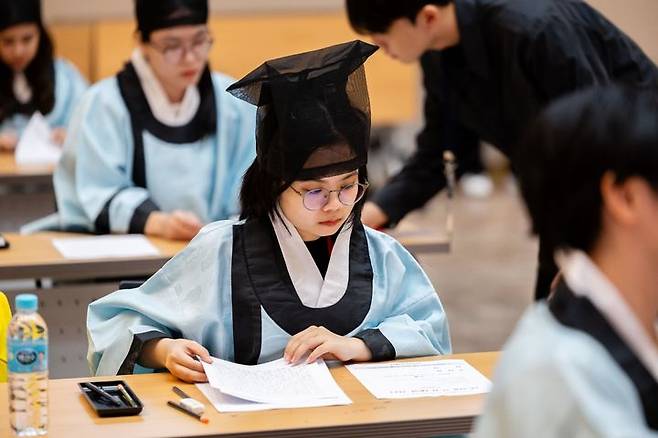 [서울=뉴시스] '2023년 세종학당 한국어 말하기․쓰기 대회' 쓰기 대회 전경(사진=세종학당재단 제공) 2023.10.11. photo@newsis.com *재판매 및 DB 금지