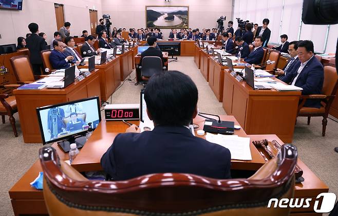 조승환 해양수산부 장관이 12일 서울 여의도 국회에서 열린 농림축산식품해양수산위원회 국정감사에서 의원들의 질의에 답변하고 있다. 2023.10.12/뉴스1 ⓒ News1 송원영 기자