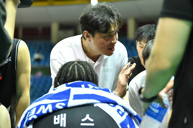 송영진 수원 KT 감독.   KBL 제공