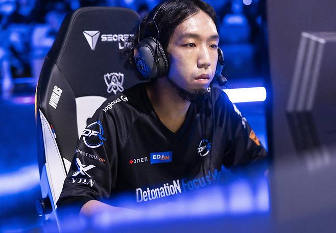 ▲ 일본의 1세대 리그오브레전드 프로게이머 아파맨 오다기리 료. 이날 DFM으로 복귀전에 나섰지만 패배를 기록했다. ⓒ라이엇게임즈