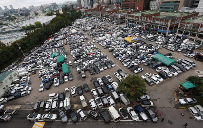 최근 중고차 가격이 하향세를 나타내고 있다. 사진은 서울시내 한 중고차 매매단지 전경. /사진=뉴시스
