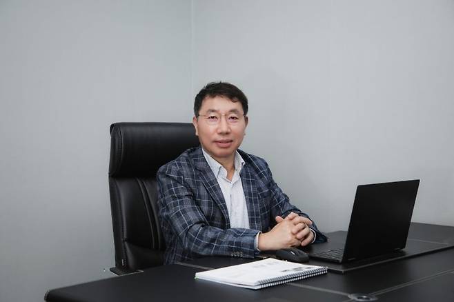 노환진 탑머티리얼 대표이사. 탑머티리얼 제공