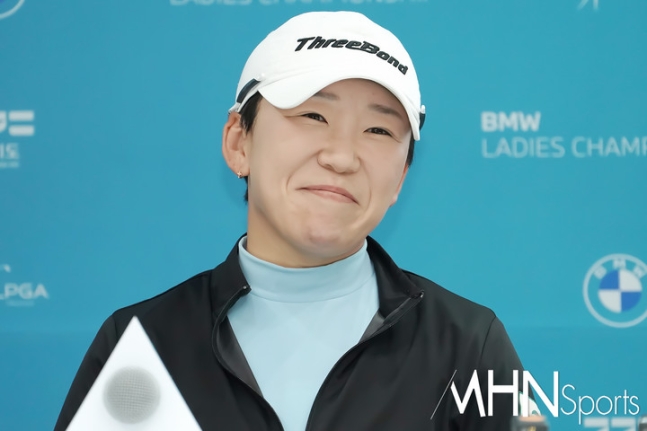 신지애가 17일 열린 LPGA 투어 BMW 레이디스 챔피언십 공식 기자회견에서 질문에 답하고 있다.(사진=파주, 박태성 기자)