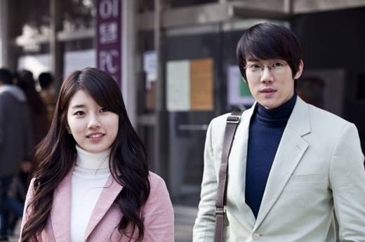 영화 '건축학개론' 수지(왼쪽), 유연석 / 영화 '건축학개론' 스틸