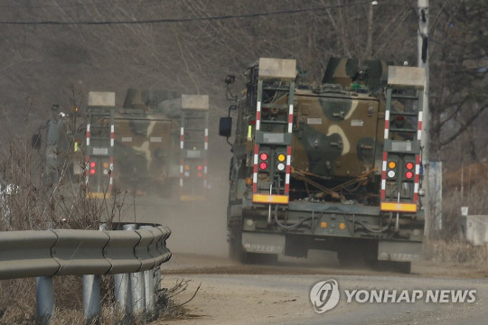 이동하는 K-200 장갑차 연합뉴스.