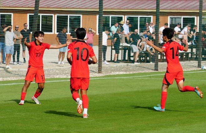 U-17 축구대표팀 윤도영, 백인우, 황은총. 대한축구협회 제공