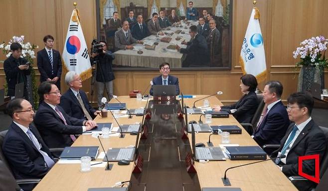 이창용 한국은행 총재가 19일 서울 중구 한국은행에서 열린 금융통화위원회 본회의를 주재하고 있다. 사진=사진공동취재단