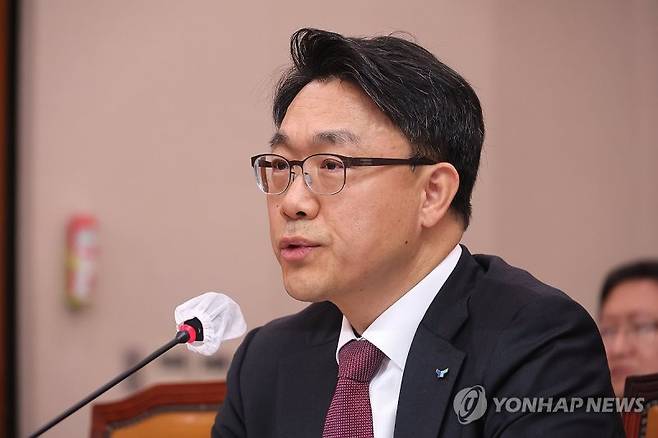 김진욱 고위공직자범죄수사처장이 19일 국회 법제사법위원회에서 열린 고위공직자범죄수사처에 대한 국정감사에서 의원질의에 답변하고 있다./사진=연합뉴스