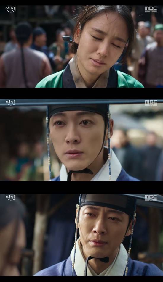 Namgoong Min bursts into tears after discovering Ahn Eun-jin at Prisoner of War auctionIn the 13th episode of MBCs Friday-Saturday drama Couple, which aired on the 20th, a scene in which Lee Hyun (Namgoong Min) finds Yoo Gil-chae (Ahn Eun-jin) caught in a Prisoner of War was broadcasted.On this day, Jang Hyun learned the identity of keratinization (Lee Chung-ah), the imperial princess of the Qing dynasty.The keratinization increased the tension by saying to the reunion with Jang Hyun, Now that you have seen my face, tell me your identity.The keratinization called this Jang Hyun aside and asked, What did you do with the Prisoner of War?Jang Hyun replied, The general of the keel has just given me the task of catching the Prisoner of war that ran away and followed the generals orders.Jang Hyun said to himself, Im annoyed. However, contrary to Lee Hyuns prediction, keratinization was able to speak Korean, so he replied, Are you annoyed? Do you really want to be annoyed?Keratinization warned, Amazing. I know the Korean language and the people of Joseon very well. If you lie to me again, I will cut out your tongue.Gu Won-mu (Ji Seung-hyun), who left for Shenyang in search of Yu Gil-chae, went out with Park Dae (Park Jin-woo) after hearing that a Joseon woman had been kicked out to the Prisoner of War market.However, Salvation was frustrated when he was told that it would be the body he had already abandoned to the barbarians.Later, Liang Yin (Kim Yun-woo) told Lee Jang Hyun that Yu Gil-chae was brought to Prisoner of War.Liang Yin said, Gilchae Aegi, or Mrs. Lee is in Shenyang, and Lee Hyun looked unexpected.Yu Gil-chae was brought to Prisoner of War auction house, and when he saw Jang Hyun, he cried out in frustration, saying, I keep seeing things. But Yu Gil-chae soon realized that Jang Hyun was right in front of him.Jang Hyun found Yu Gil-chae just before he was sold and approached him with tears in his eyes. Jang Hyun shook off those who blocked him and approached Yu Gil-chae and said, Why?In the following trailer, Jang Hyun and Yu Gil-chae met. In addition, Yu Gil-chae, dressed in Qing dynasty, raised expectations by foreseeing another crisis with Jang Hyun.Photo = MBC broadcast screen