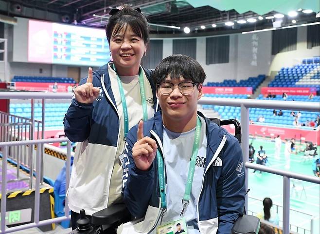 보치아 대효 서민규(오른쪽)와 어머니 김은희씨 [대한장애인체육회 제공. 재판매 및 DB금지]