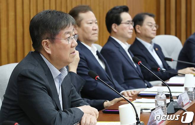 김대기 대통령 비서실장이 22일 오후 서울 여의도 국회에서 열린 고위당정협의회에서 발언을 하고 있다. 2023.10.22/뉴스1 ⓒ News1 임세영 기자