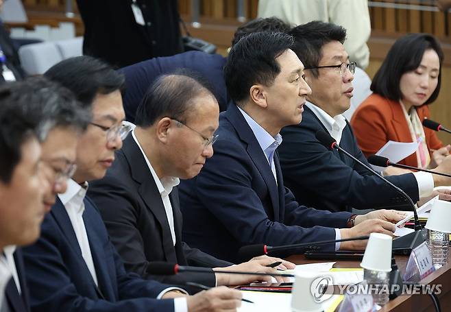 발언하는 김기현 대표 (서울=연합뉴스) 신준희 기자 = 22일 국회에서 열린 고위당정협의회에서 국민의힘 김기현 대표가 발언하고 있다. 2023.10.22 hama@yna.co.kr