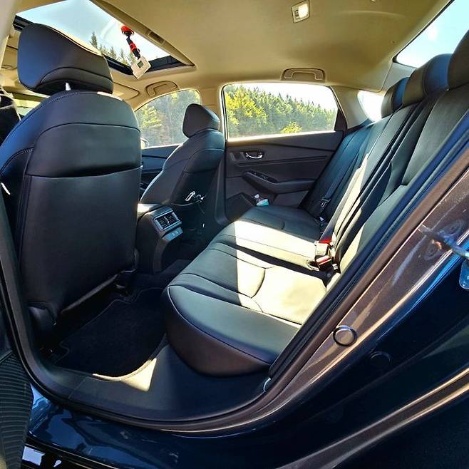 올 뉴 어코드 하이브리드 뒷좌석. ⓒ데일리안 정진주 기자