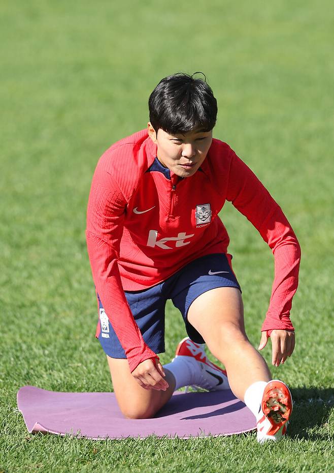 한국 여자 축구 국가대표팀 지소연 선수가 지난 16일 오전 경기도 파주 국가대표훈련센터(NFC)에서 훈련하고 있다. 파주/연합뉴스