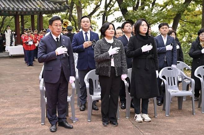 양평읍 갈산공원 내 반공위령탑에서 열린 제43회 자유수호희생자 합동위령제 현장.ⓒ양평군