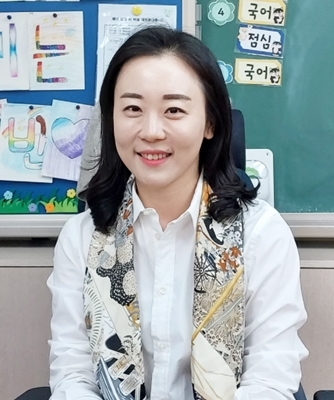 2023년 공직문학상에서 대상을 수상한 안산슬기초등학교 박민지 교사. 구재원기자