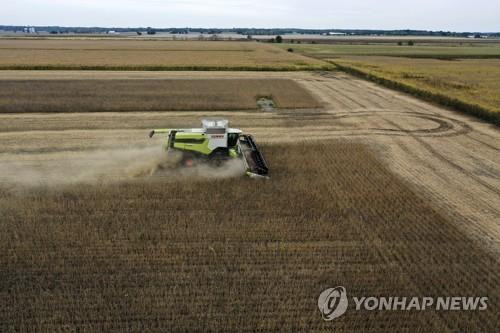 미국 일리노이주 콩 수확  [EPA 연합뉴스 자료사진]