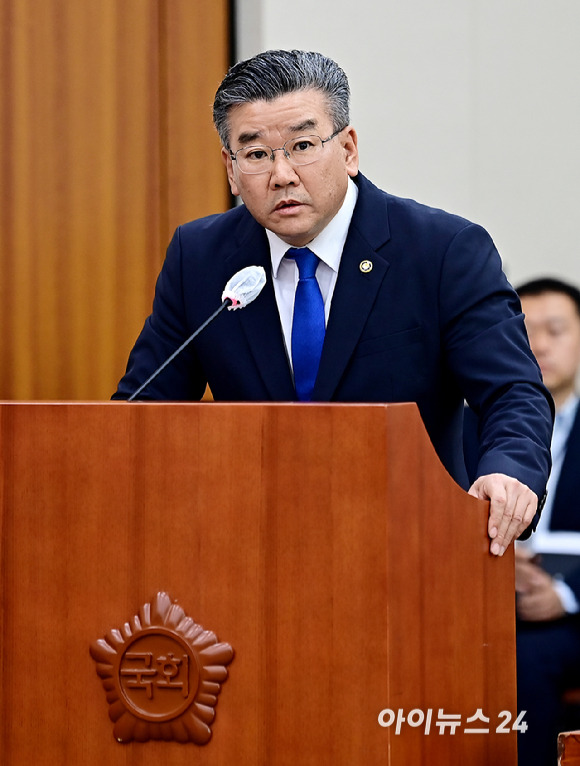 유병호 감사원 사무총장이 26일 오전 서울 여의도 국회에서 열린 법제사법위원회 종합감사에서 의원들의 질의에 답하고 있다. [사진=곽영래 기자]