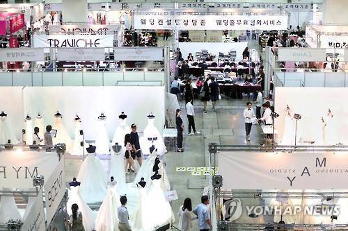 서울 강남구 삼성동 코엑스에서 열린 한 웨딩박람회장 모습.&nbsp;