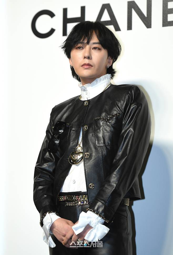 GD(지드레곤)이 6일 샤넬 서울 플래그십에서 열린 ‘나우 & 넥스트’ 프로젝트 론칭 기념 ‘샤넬 X 프리즈 칵테일 리셉션’에 참석해 포즈를 취하고 있다.2023. 9. 6.최승섭기자 thunder@sportsseoul.com