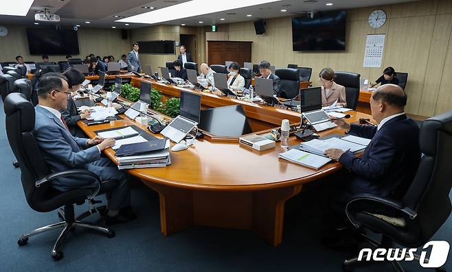 11일 오후 서울 중구 국가인권위원회에서 제13차 전원위원회가 열리고 있다. 2023.9.11/뉴스1 ⓒ News1 김도우 기자