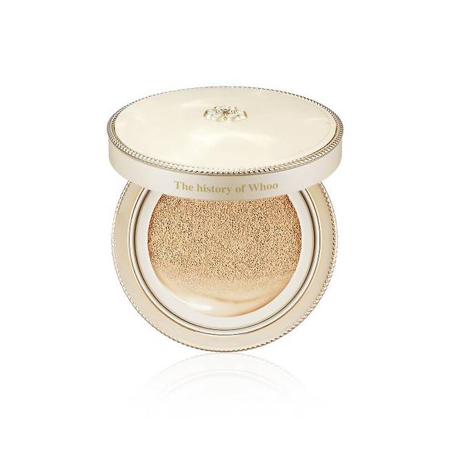 더 히스토리 오브 후 공진향 미 럭셔리 골든 쿠션 - ‘멀티 글로우 콤플렉스’가 촉촉하게 빛나는 피부로 표현하며 잔주름과 모공, 잡티를 커버하는 주름 개선 기능성 파운데이션. 13g 2개 7만원.