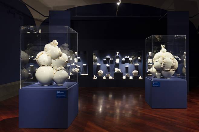 An installation view of Yee Soo-kyung's "Whisper Only to You" at the Museo di Capodimonte in 2019 (Yee Soo-kyung)
