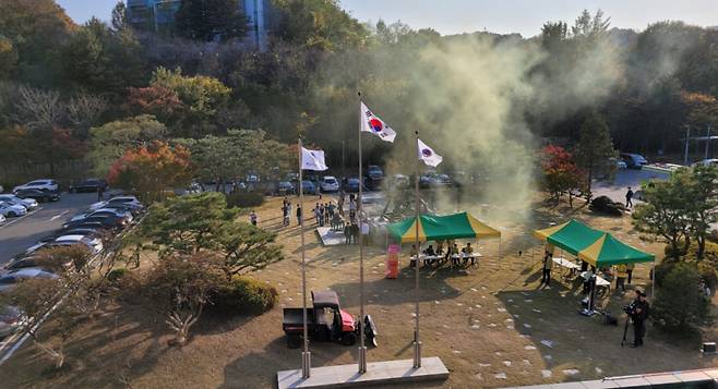 한국천문연구원이 31일 대전 유성구 본원에서 자연우주물체 추락에 따른 사고 상황을 가정해 훈련을 실시하고 있다. / 사진=김인한 기자