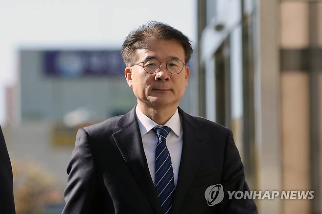 영장실질심사 출석하는 정종제 부시장 [연합뉴스 자료사진]