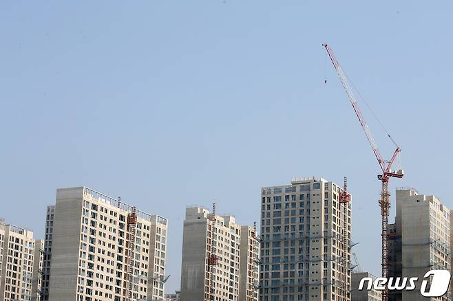 서울 강동구 올림픽파크 포레온(둔촌주공) 공사 현장. 2023.10.31/뉴스1 ⓒ News1 이승배 기자