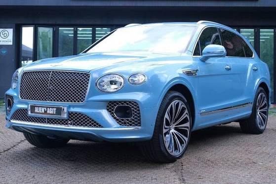 Nam Hyun-hee's Bentley Bentayga worth over 300 million won, which was given as a gift from Jeon Cheong-jo. [NAM HYUN-HEE INSTAGRAM]