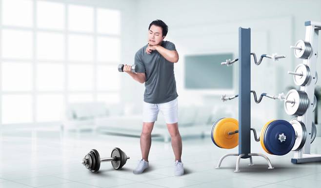 중년에 운동은 근육이 줄어드는 근손실을 막고 각종 성인병을 예방하는 역할을 하는데, 집중력과 판단력 같은 인지 능력도 향상된다. [사진=클립아트코리아]