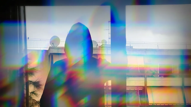 어떤 이들은 색깔과 아우라 형태로 플래시백을 경험한다