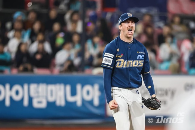 NC 페디가 지난달 30일 수원 케이티 위즈 파크에서 열린 2023 KBO 플레이오프 1차전에서 포효하고 있다. /사진=NC 다이노스