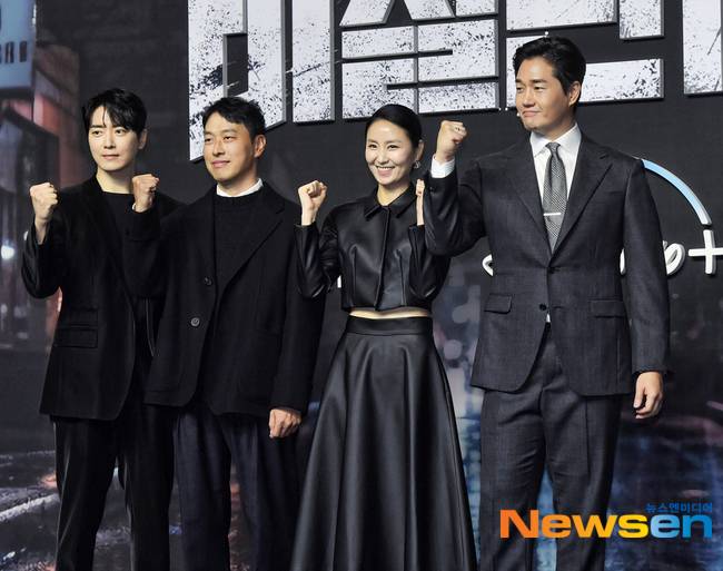 왼쪽부터 이준혁 최정열감독 김소진 유지태