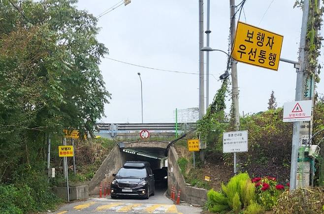 경기 용인시가 고속도로 등의 하부 통행을 위해 만든 ‘통로박스’(토끼굴) 128곳에 고유 명칭을 부여했다. 용인시 제공