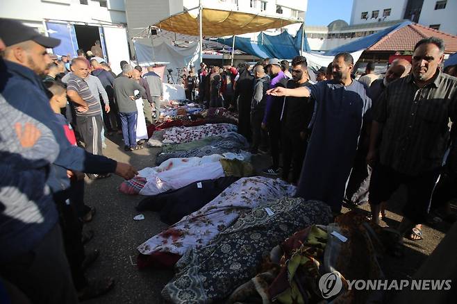 비극의 알시파 병원…가자지구 사망자 1만명 넘어 [AFP 연합뉴스. 재판매 및 DB 금지]