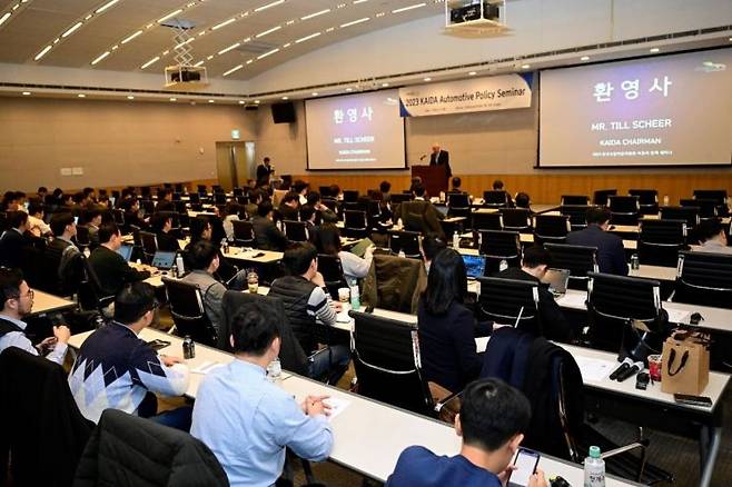 한국수입자동차협회가 8일 서울 여의도 한국경제인협회 FKI 타워에서 정책세미나를 개최했다.[사진=한국수입자동차협회]