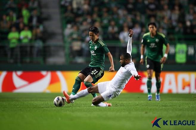 [서울=뉴시스] 프로축구 K리그1 전북현대 아마노 준. (사진=한국프로축구연맹 제공) *재판매 및 DB 금지