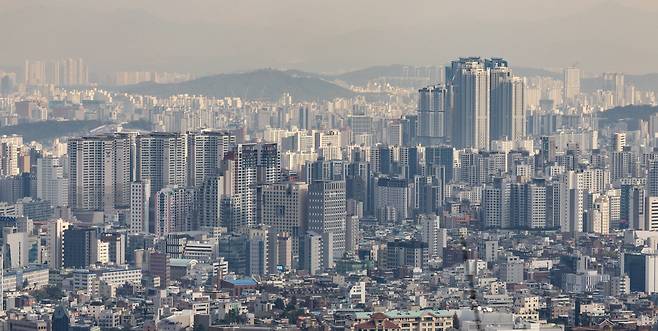 9일 서울 남산에서 바라본 아파트 단지 모습./뉴스1